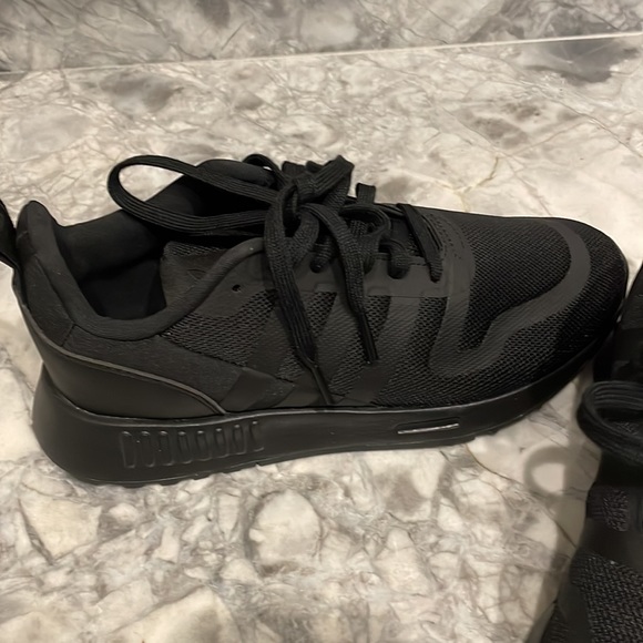 Adidas Running Shoes Size 5 1/2 - Picture 2 of 3